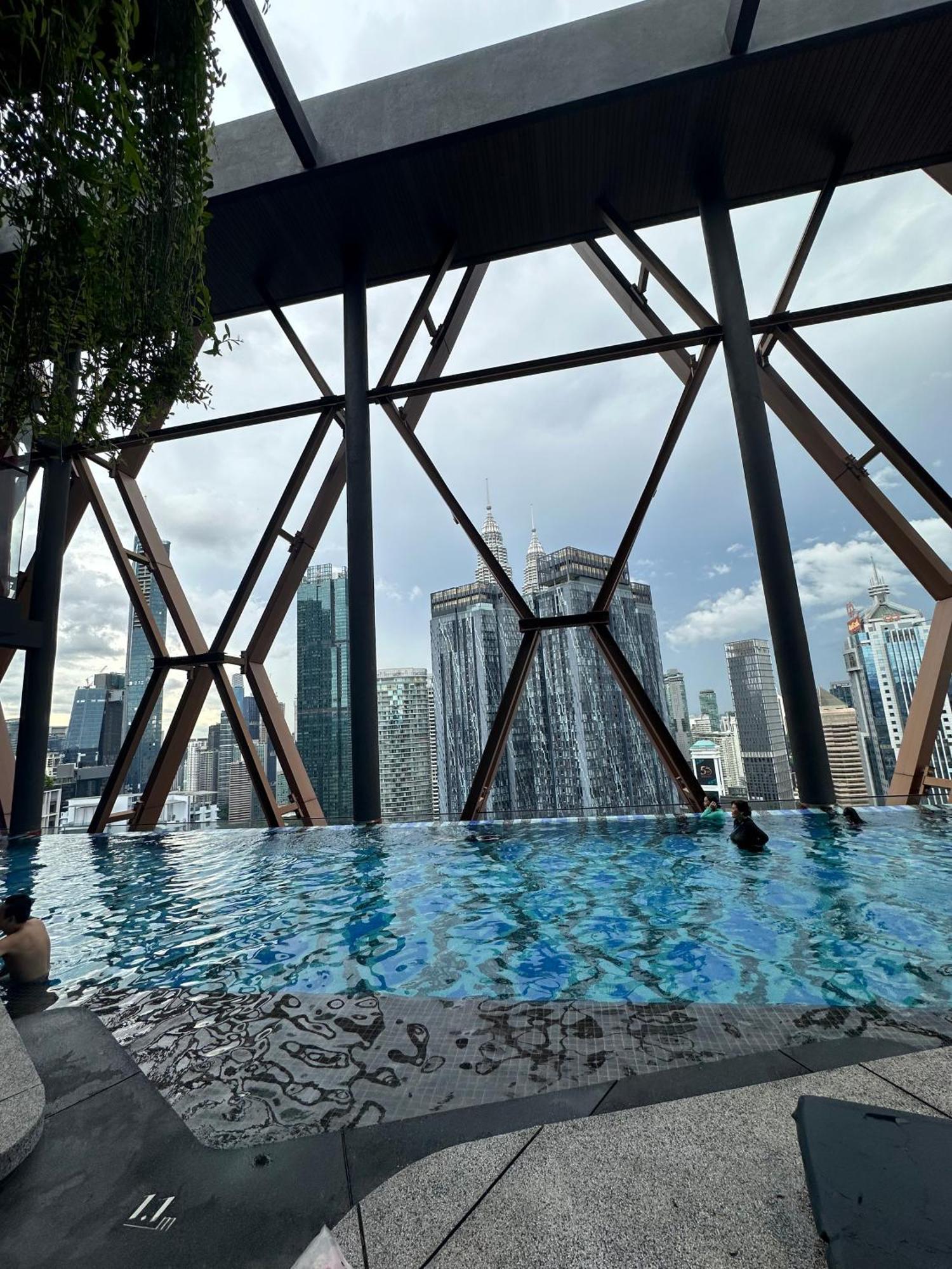 Scarletz Suites Klcc By Numa Kuala Lumpur Exterior foto